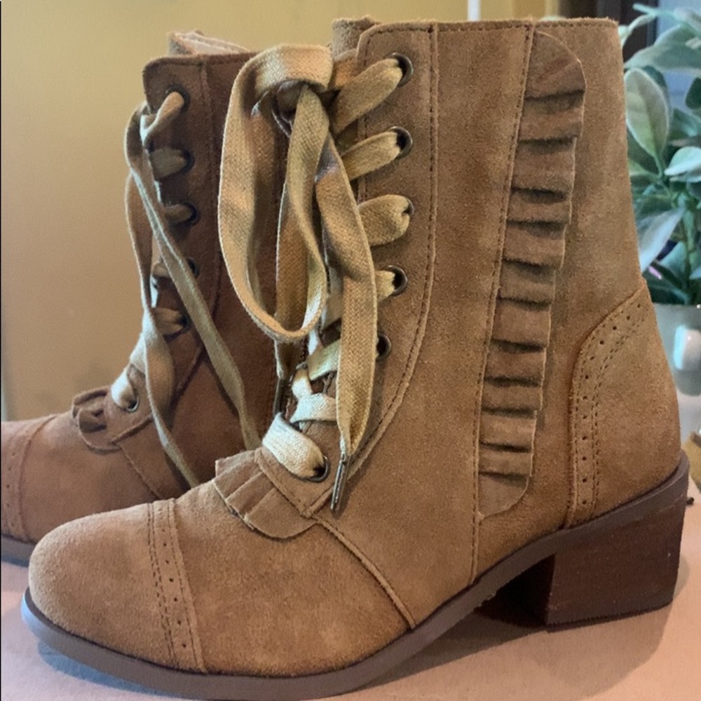 New joyfolie boots